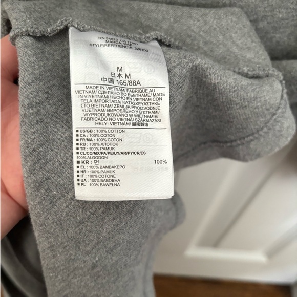 Med GAP Tshirt - Picture 4 of 4